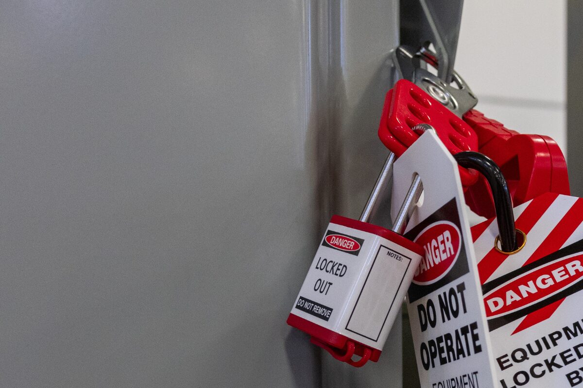 lockout tagout procedures - completed on a machine